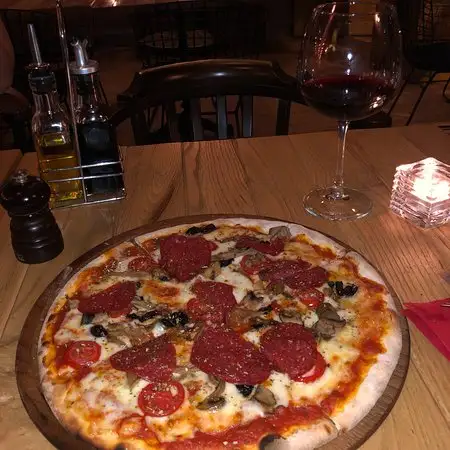 Fiore Italian Restaurant - Pizzeria'nin yemek ve ambiyans fotoğrafları 58