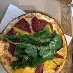 Pizza Locale Bornova'nin yemek ve ambiyans fotoğrafları 3