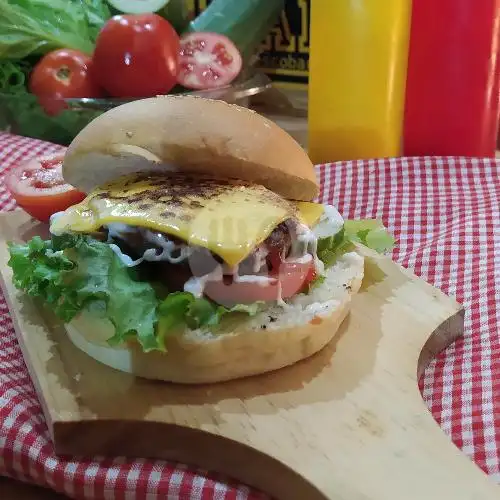 Gambar Makanan Escobar Milkshake and Burger, Mayjend Sutoyo 8