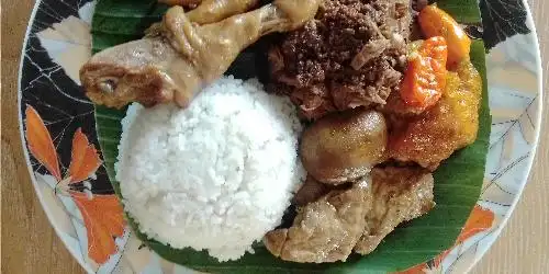 Gudeg Tengah Sawah, Mutihan, Madurejo, Prambanan