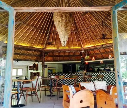 Gambar Makanan The Straw Hut Restaurant 5