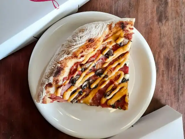 Gambar Makanan Aloha Hot Pizza 1