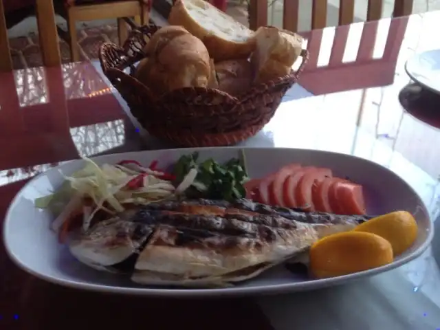 Yeni Yıldız Restauran & Erol Taş Nargile Kafe'nin yemek ve ambiyans fotoğrafları 2