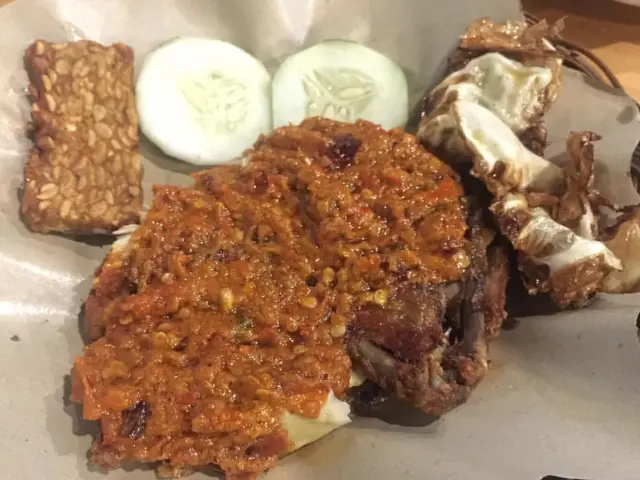 Gambar Makanan Ayam Gepuk Pak Gembus 9