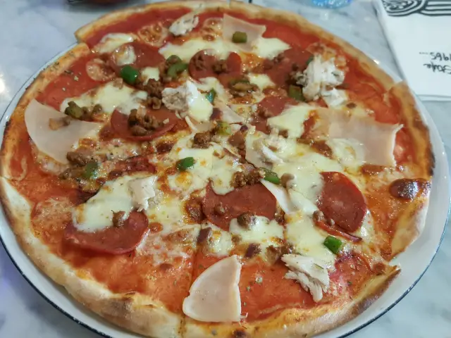 Gambar Makanan Pizza Marzano 9