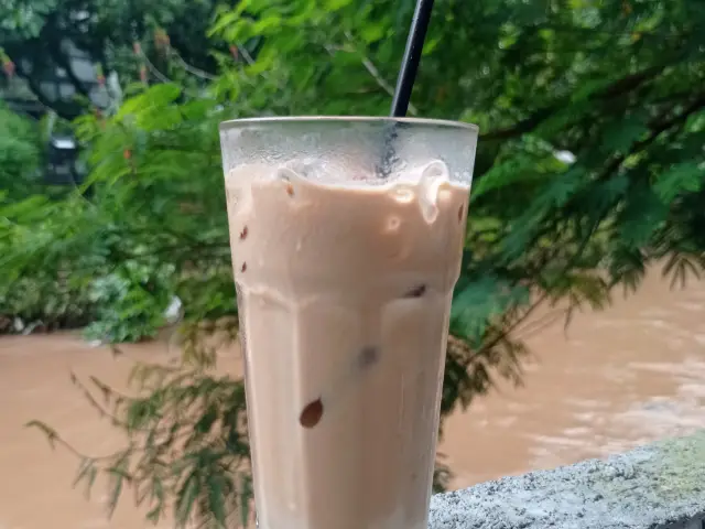 Gambar Makanan Kopi Tepi Sungai 7