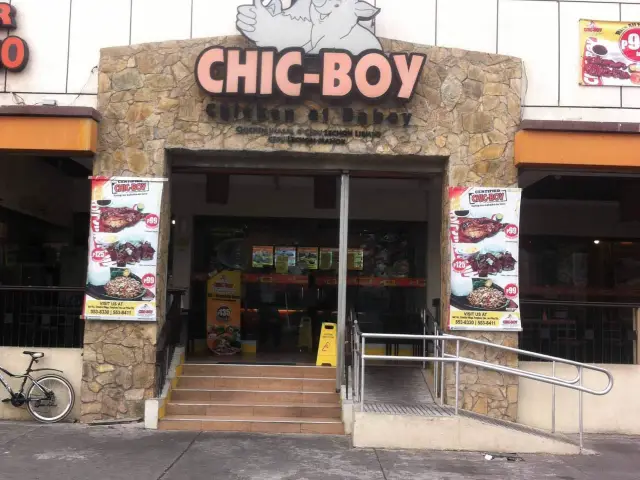 Chic Boy Food Photo 2