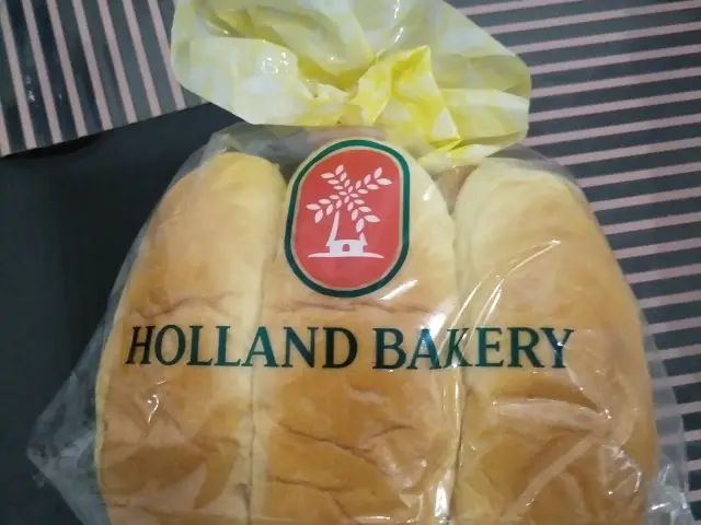 Gambar Makanan Holland Bakery 13