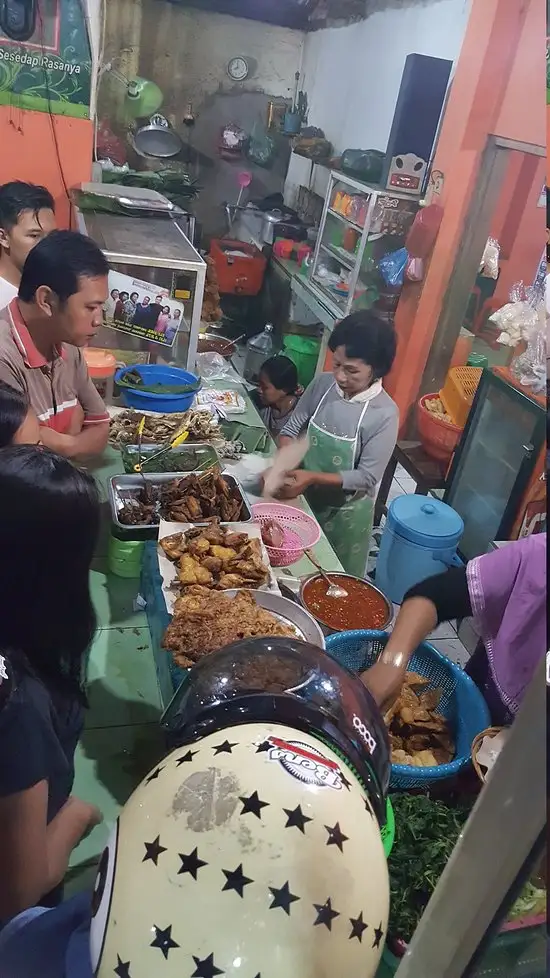 Gambar Makanan Nasi Tempong Mbok Nah 3