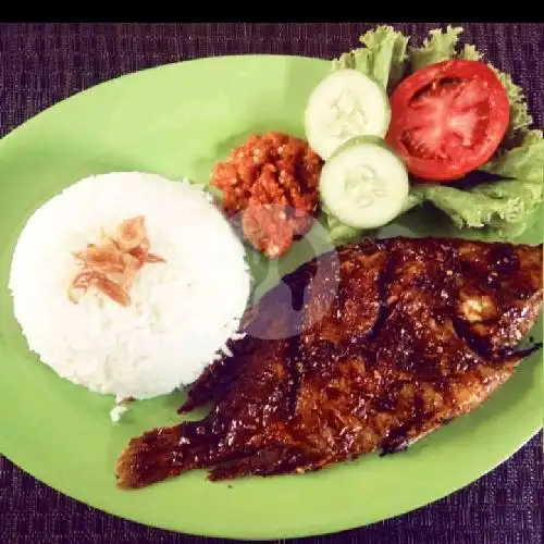 Gambar Makanan Nasi Goreng Dan Ayam Kremes Nona Salsa 3