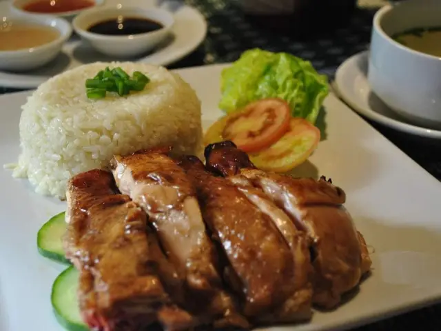 El Prado - Berjaya Makati Hotel Food Photo 12