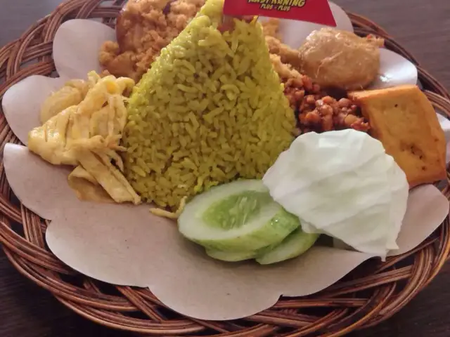 Gambar Makanan Nasi Kuning Plus Plus 15