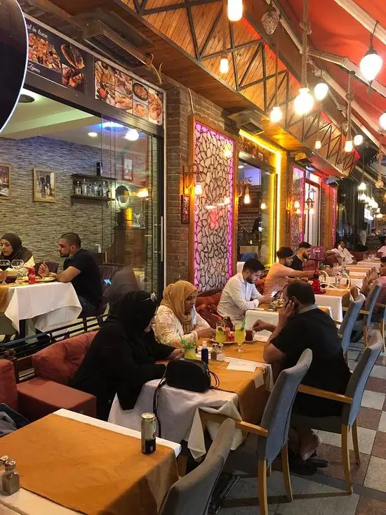 Zamos Cafe & Restaurant'nin yemek ve ambiyans fotoğrafları 30