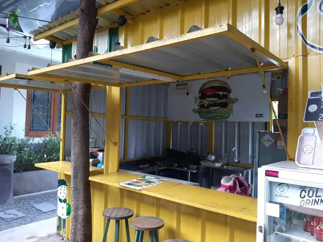 Gambar Makanan Maio Green Burger 3