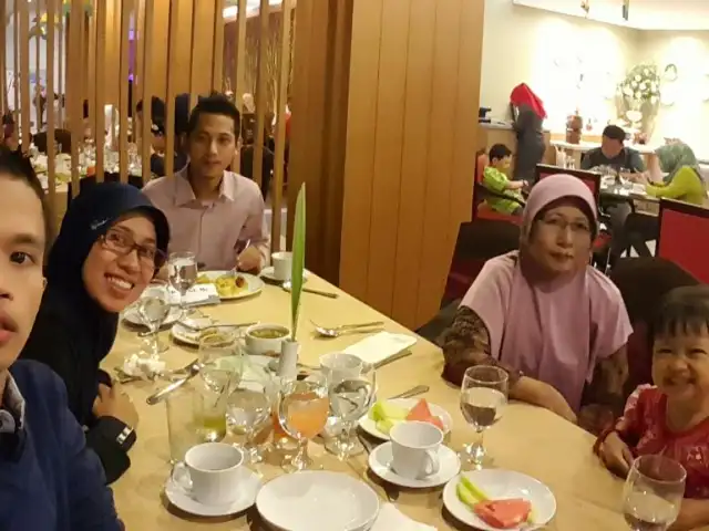 Gambar Makanan Sapphire Restaurant 4