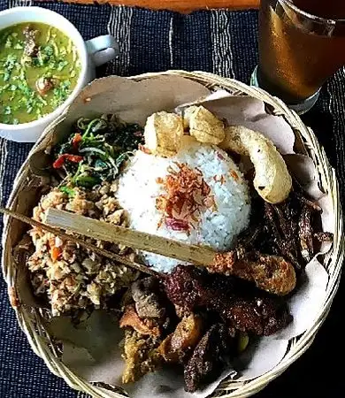 Gambar Makanan Warung Lawar Mangku 1 13