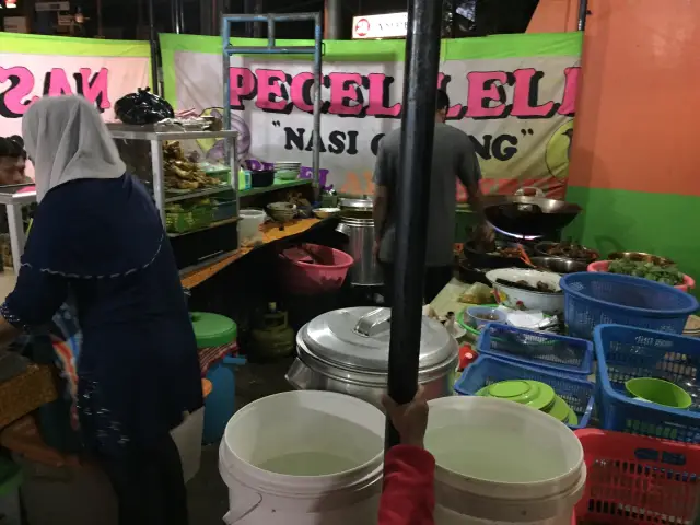 Gambar Makanan Nasi Uduk Pecel Lele 6