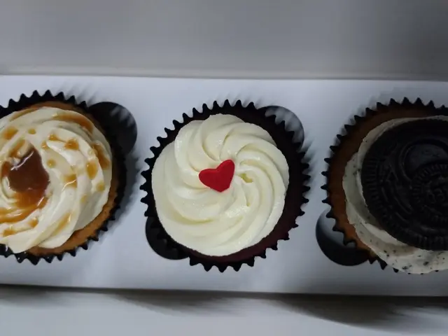 Gambar Makanan Twelve Cupcakes 8