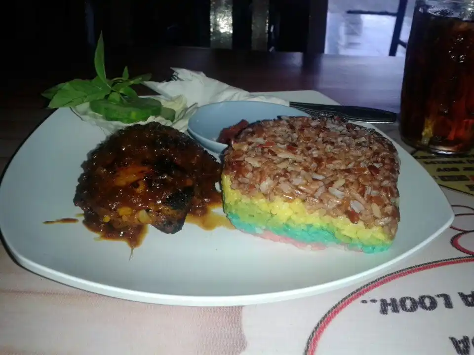 Angkringan Jentik (Spesial Nasi Rainbow dan Ayam Setan)