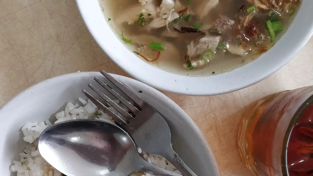 Warung Sop Ayam Pak No Solo