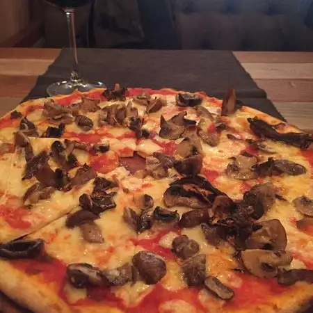 Fiore Italian Restaurant - Pizzeria'nin yemek ve ambiyans fotoğrafları 56