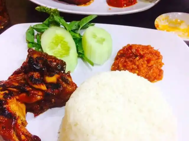 Gambar Makanan Ayam Bakar "Kambal" 18