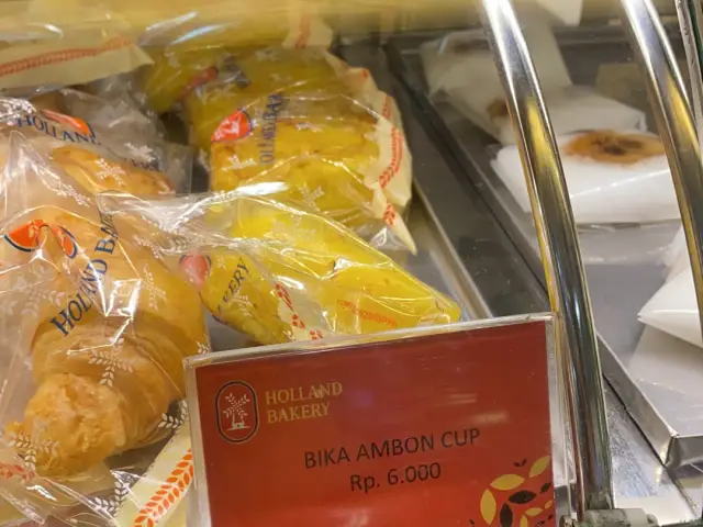 Gambar Makanan Holland Bakery 11