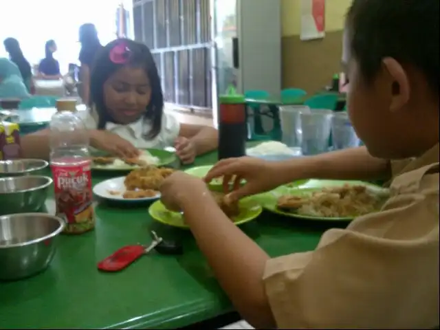 Gambar Makanan RM Padang Raya 11