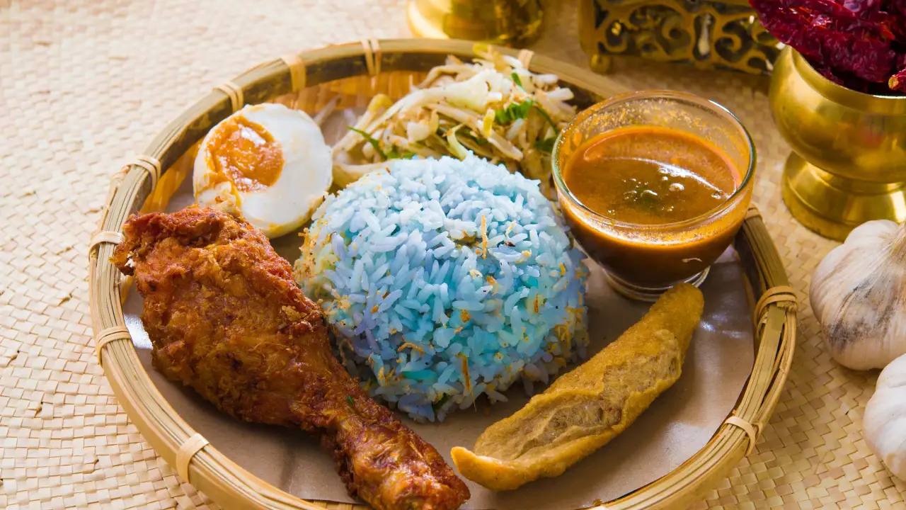 Nasi kerabu pak abu (cyberjaya)