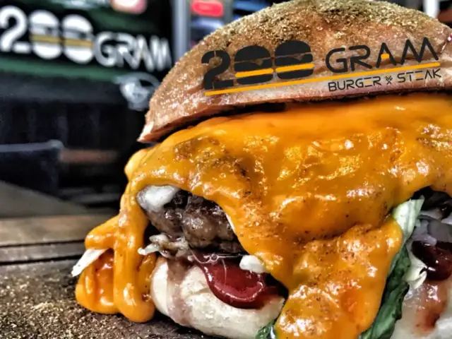 Burger & Sausage 200 Gram'nin yemek ve ambiyans fotoğrafları 39