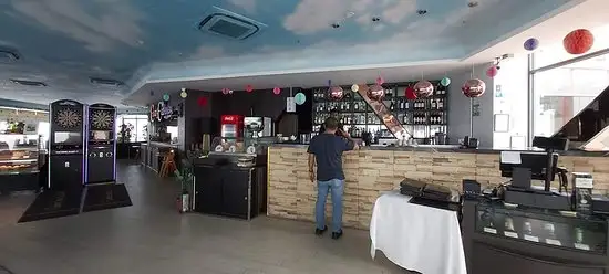 Coco Cabana Bar & Bistro
