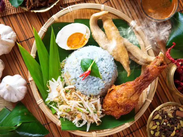 KakNaStation Kelantanese Cuisine