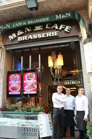 M&N Cafe & Brasserie'nin yemek ve ambiyans fotoğrafları 8