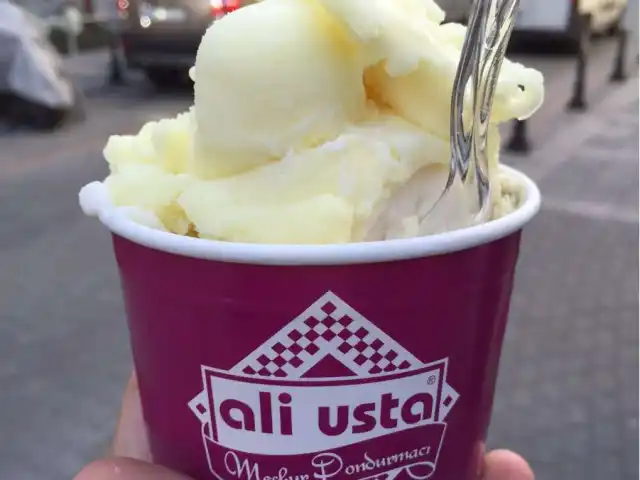 Meşhur Dondurmacı Ali Usta'nin yemek ve ambiyans fotoğrafları 80