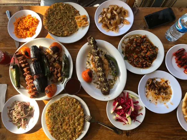 Kilisli Cahit Usta Kebap Ve Lahmacun Evi'nin yemek ve ambiyans fotoğrafları 9