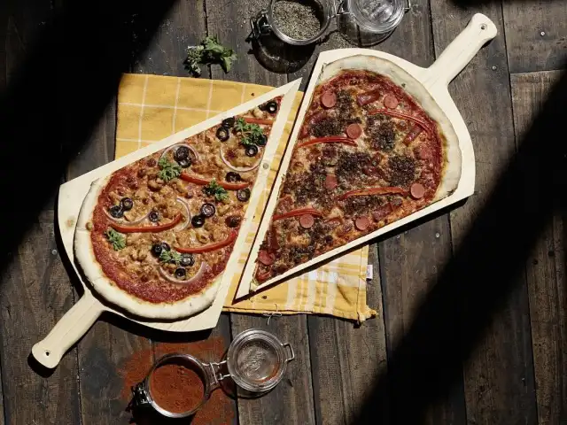 Gambar Makanan Quarter Pizza Bar 1