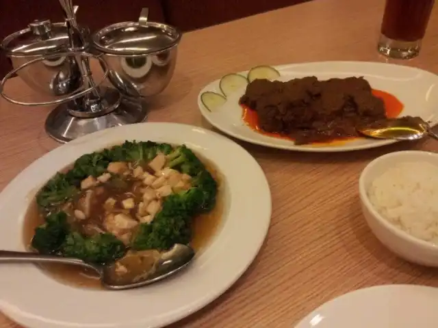 Gambar Makanan Dharma Kitchen Vegetarian Resto & Café 6