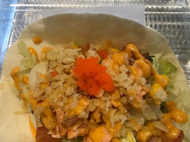 Mashh Up The Sushi Burrito Food Photo 4