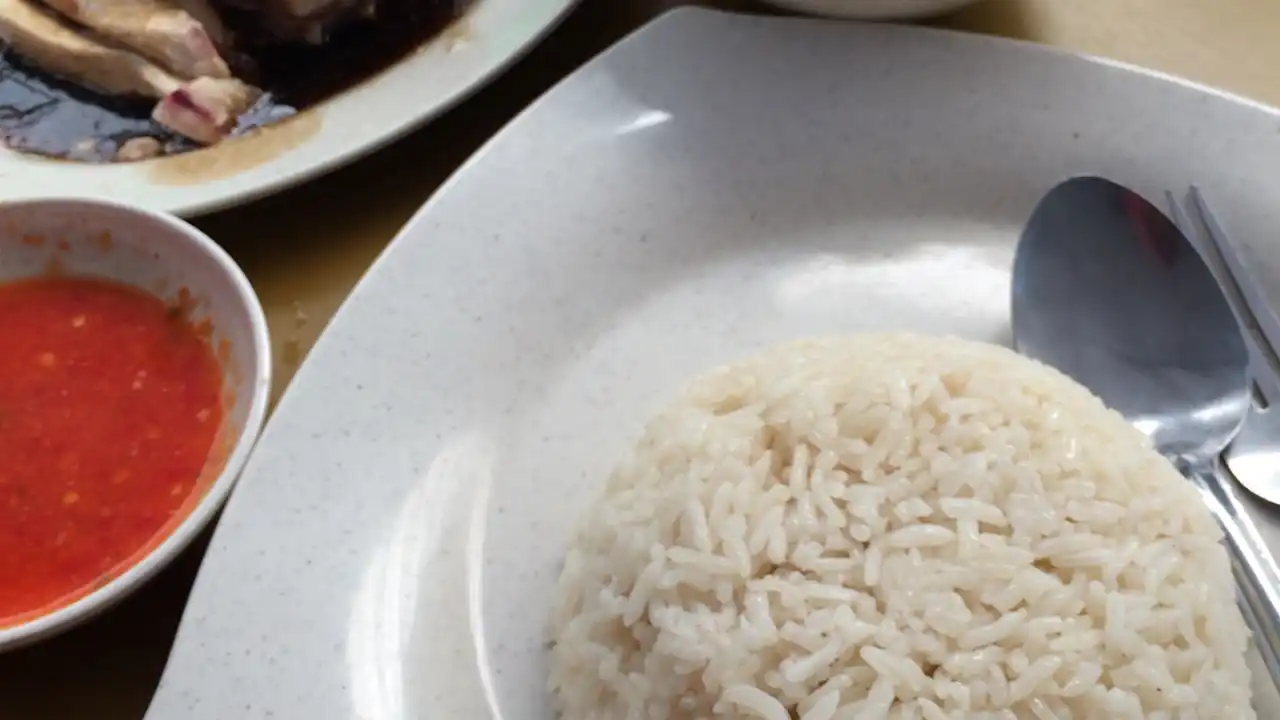 Nasi Ayam Yat (Hainan Chicken Rice)