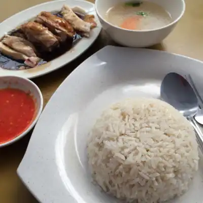 Nasi Ayam Yat (Hainan Chicken Rice)