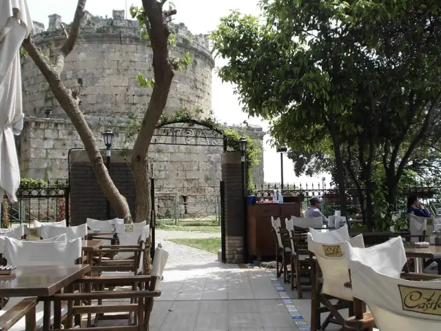 Castle Roof'nin yemek ve ambiyans fotoğrafları 7