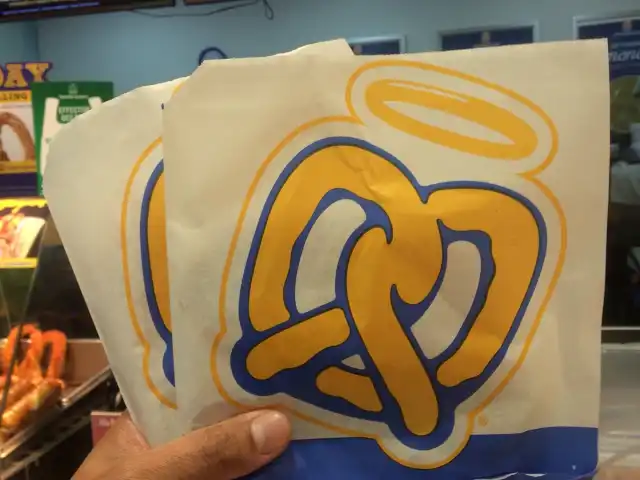 Auntie Anne's Food Photo 12