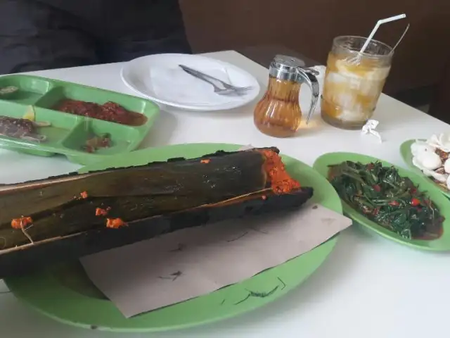 Gambar Makanan Pondok Ikan Bakar Kalimantan 4