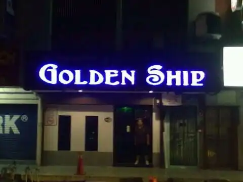 Golden Ship Restaurant & Pub Food Photo 5