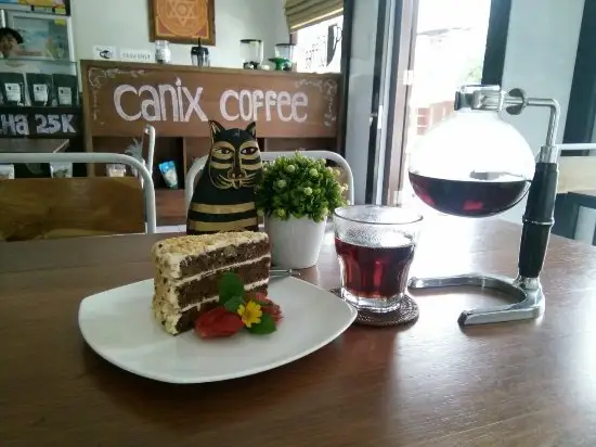 Gambar Makanan Canix Coffee 9