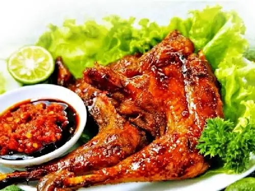 Ayam Dan Bebek Bakar Kajojoh, Pacuan Kuda