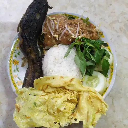 Gambar Makanan Rujak Bu Ina, Pakisaji 11