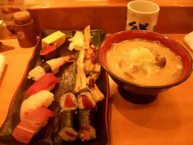 Gambar Makanan Sushi Nara 3