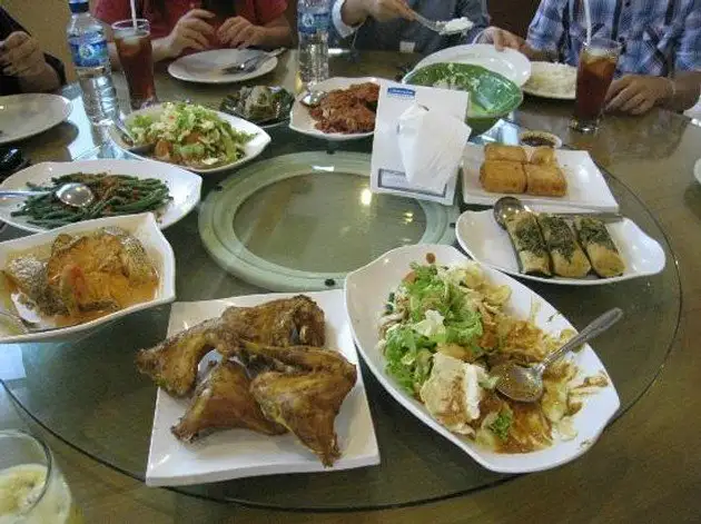 Gambar Makanan Miramar Restaurant 1