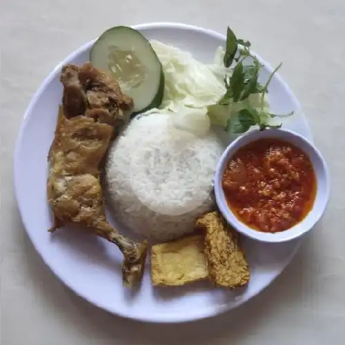 Gambar Makanan Ayam Penyet Dapoer Kost, Kec. Mamajang/Kel. Mandala 7